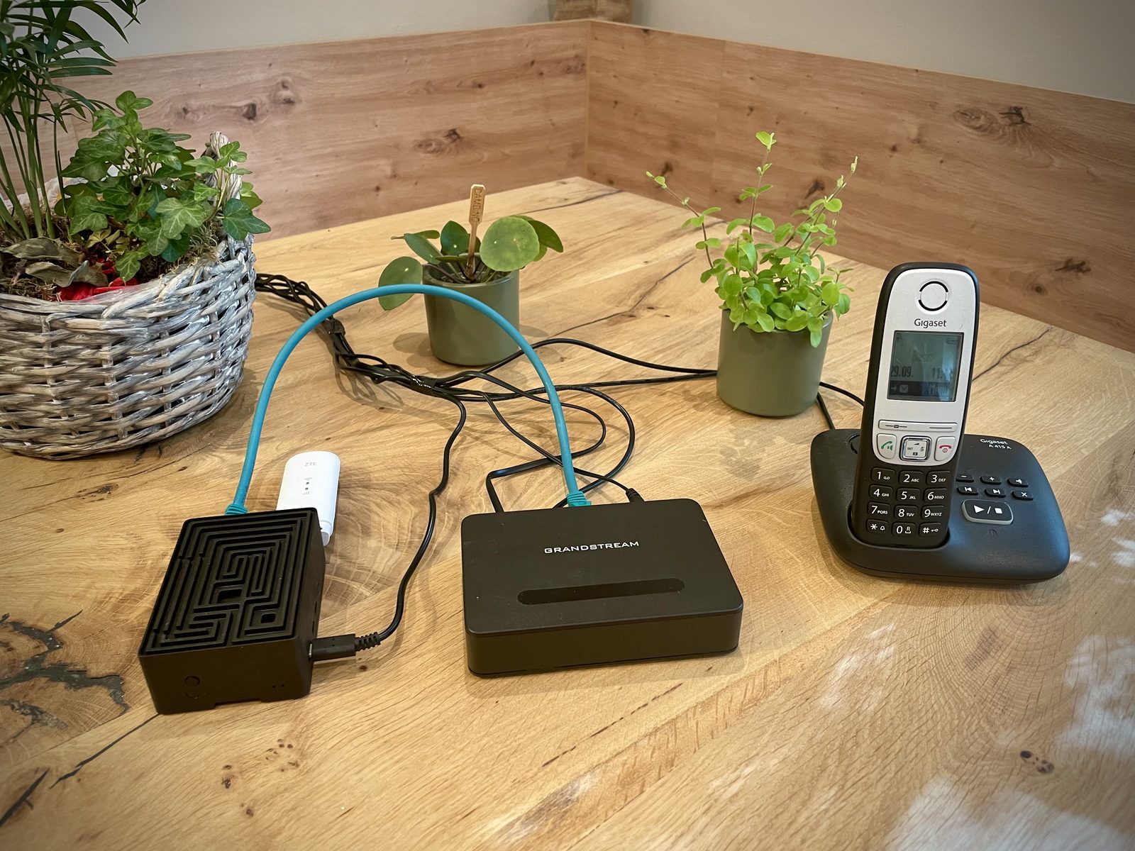 Anschluss ohne Internet: Wächter-Geräte mit LTE-Stick und Telefon